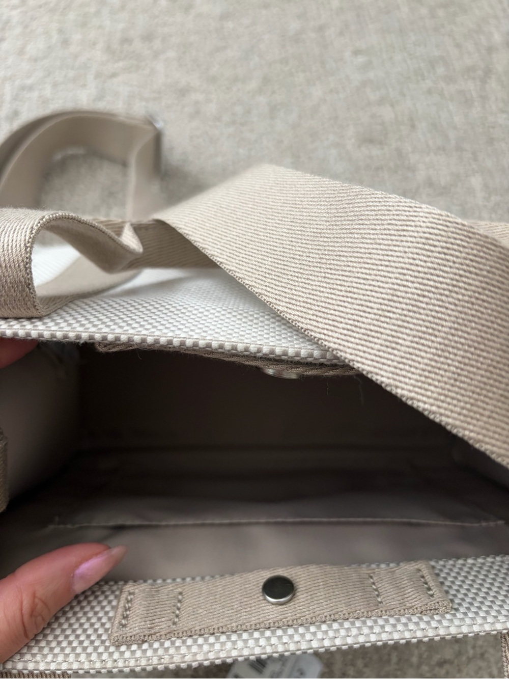 Lululemon athletica Beige Canvas Tote Bag - Picture 7 of 9